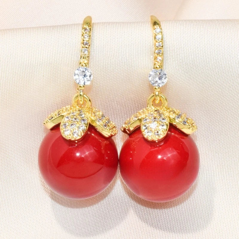 Luxurious four petal flower pearl earrings, mother pearl hooks and pendants, fashionable and high-end versatile pearl earrings