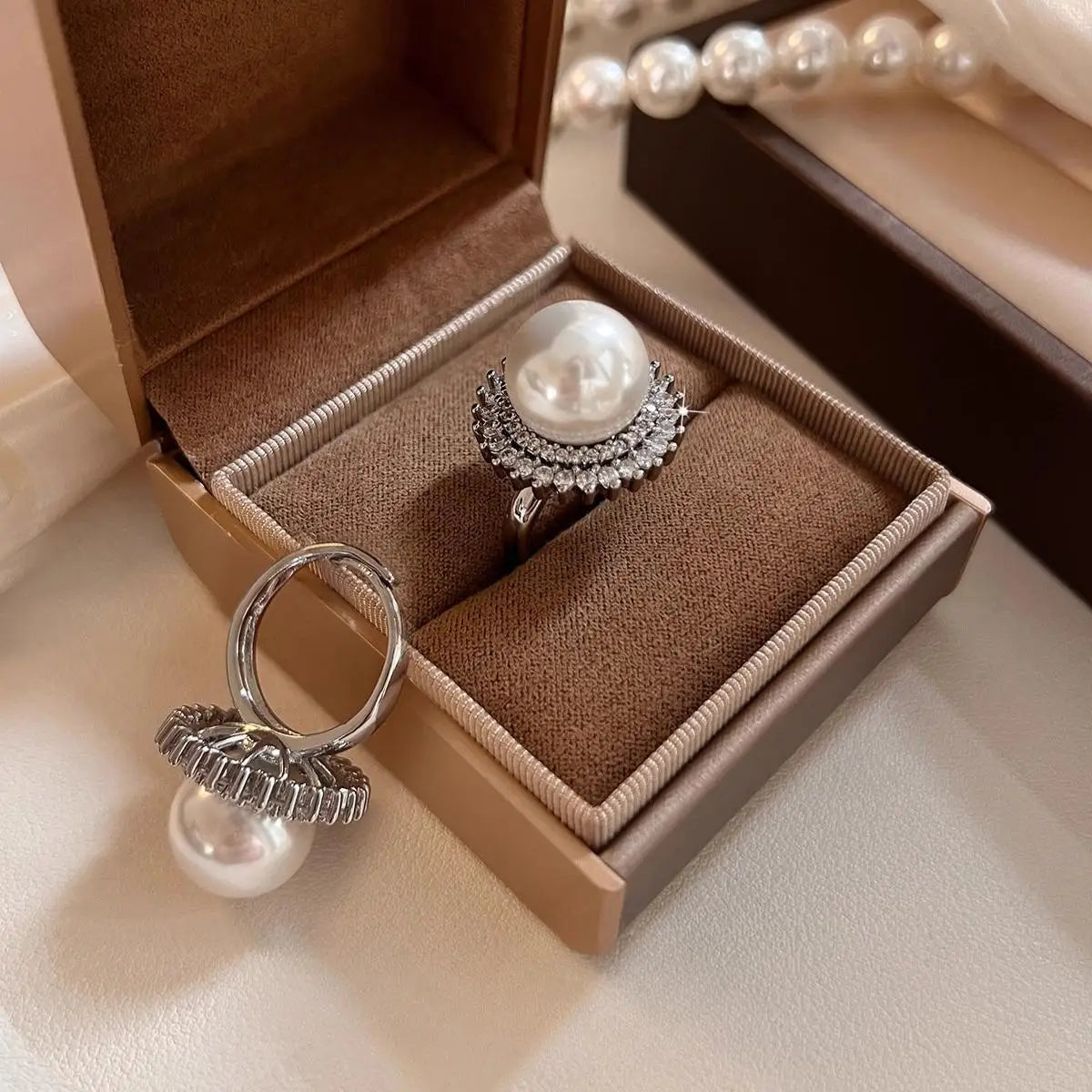 White pearl ring for women, high-end temperament ring, for friends, daily matching, for parties