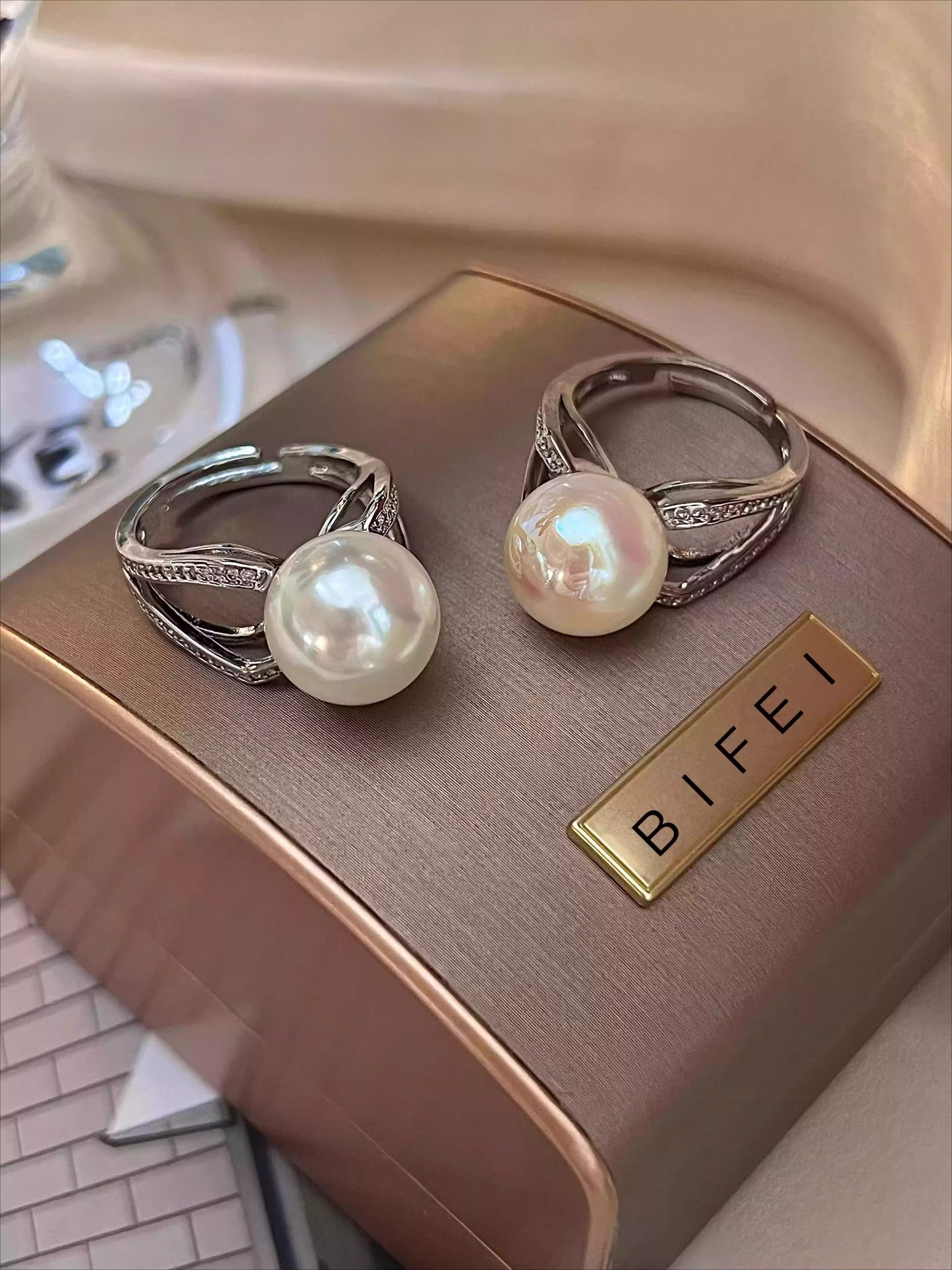 Luxury Style Version  Pearl & Zircon Open Ring – Women’s Adjustable High-End Diamond-Set Jewelry