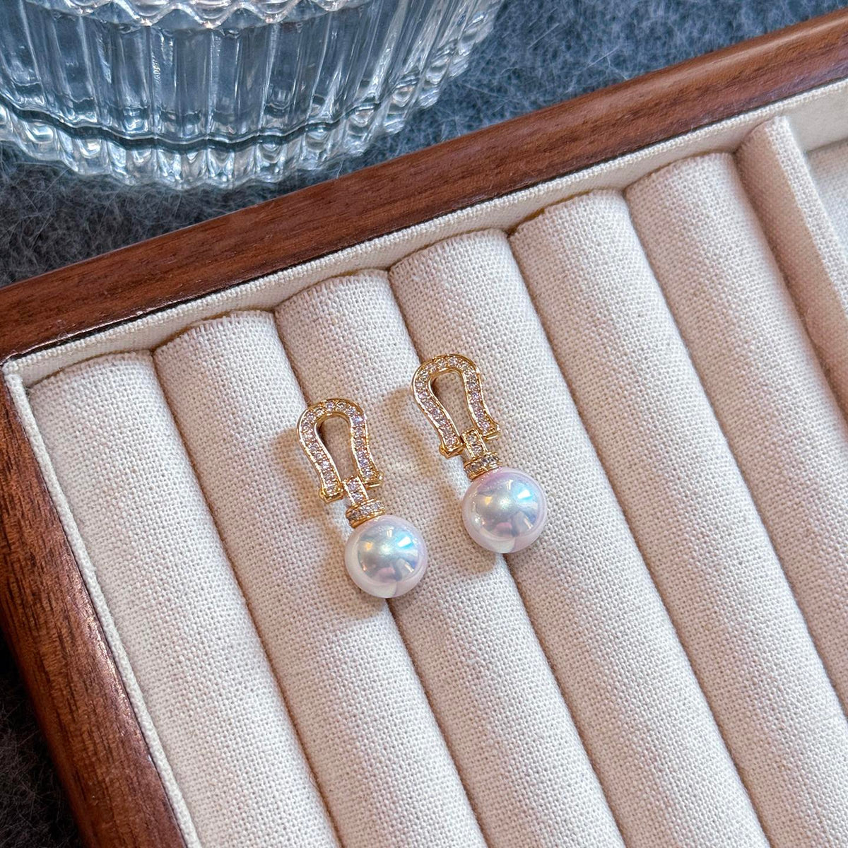Lucky Horse Shoe Pearl Stud Earrings Women Birthday Gift 2025 Year of the Horse Design Elegant Fashion Jewelry Trendy Accessories Stylish Earrings for Daily Wear