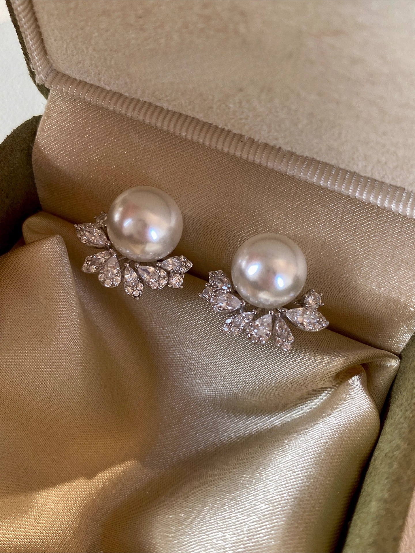 Pearl Earrings | Seiko Craftsmanship with S925 Sterling Silver | Micro-Inlaid Zirconia & Diamond | Niche Premium Stud Earrings for Women