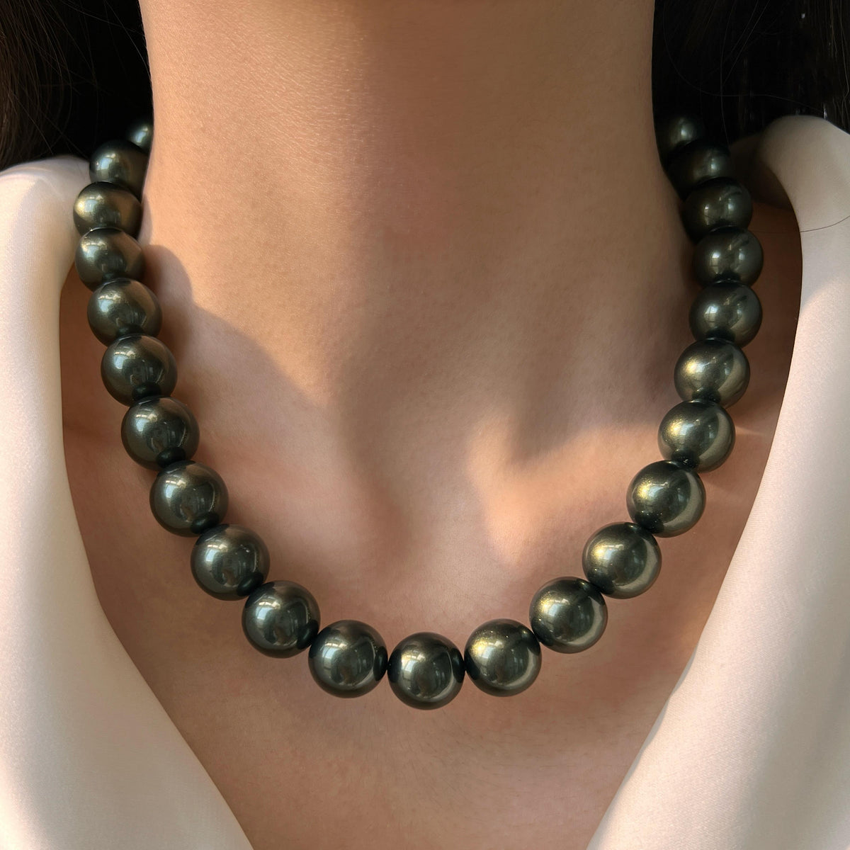 8mm ~ 14mm silver ingot buckle Tahiti black and green pearl necklace, women's strong light high-end, malachite green neck chain, birthday gift, free earrings.
