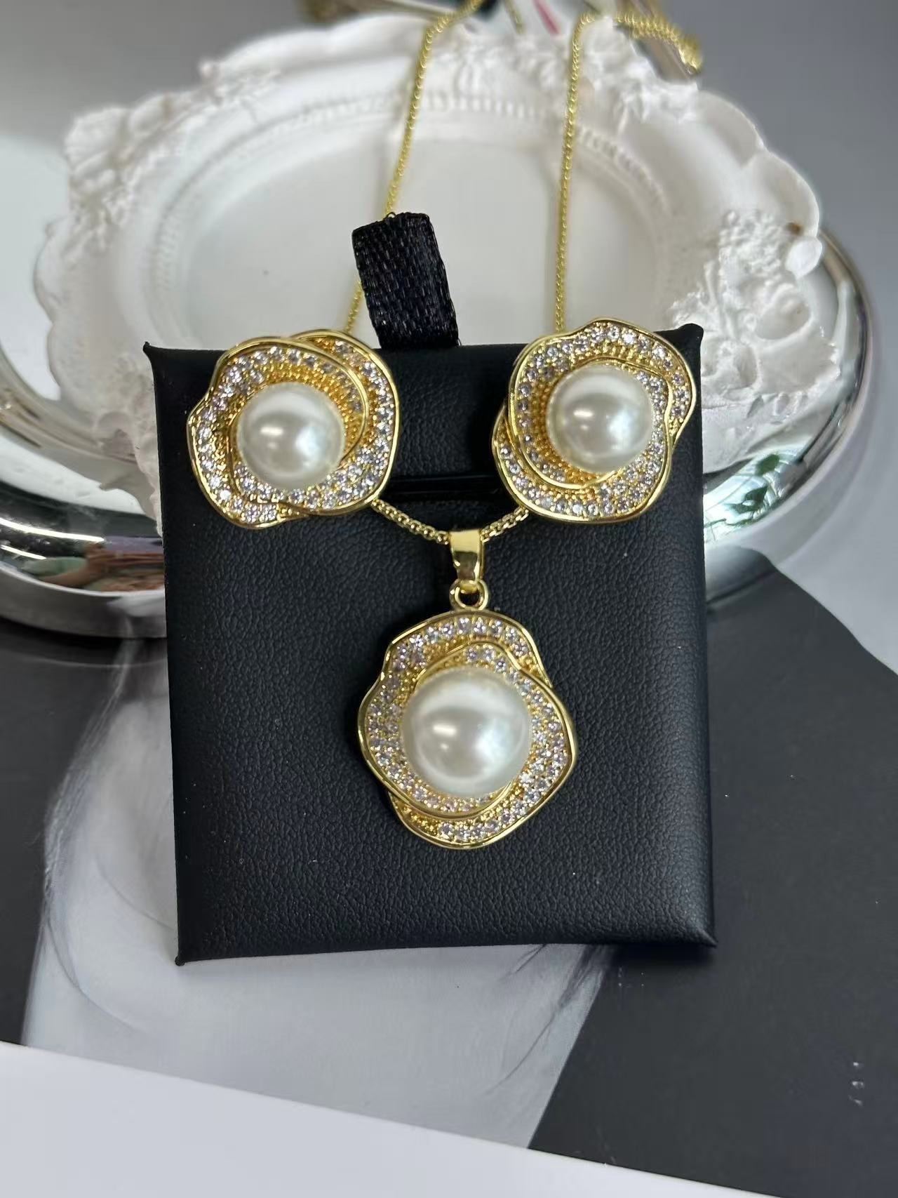 shell pearl sets
