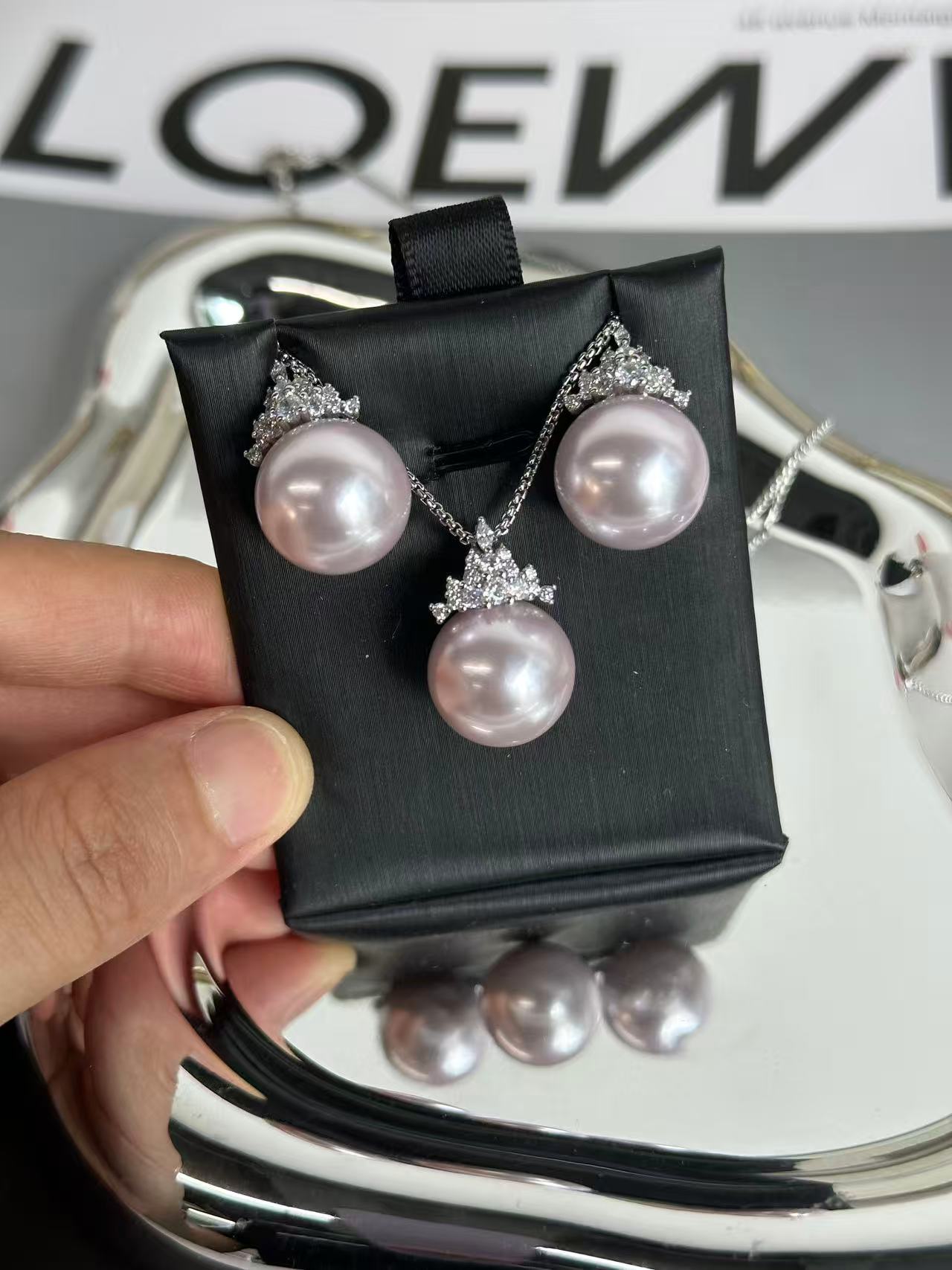 Royal Crown Shell Pearl Jewelry Set – Necklace & Earrings Collection