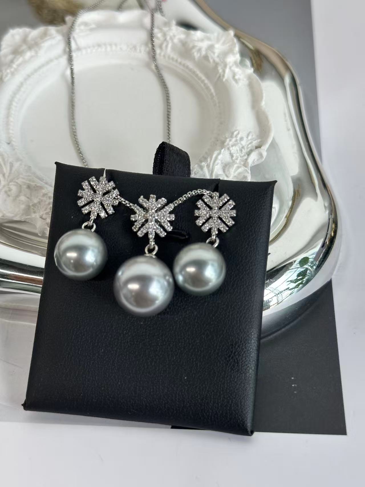 shell pearl sets
