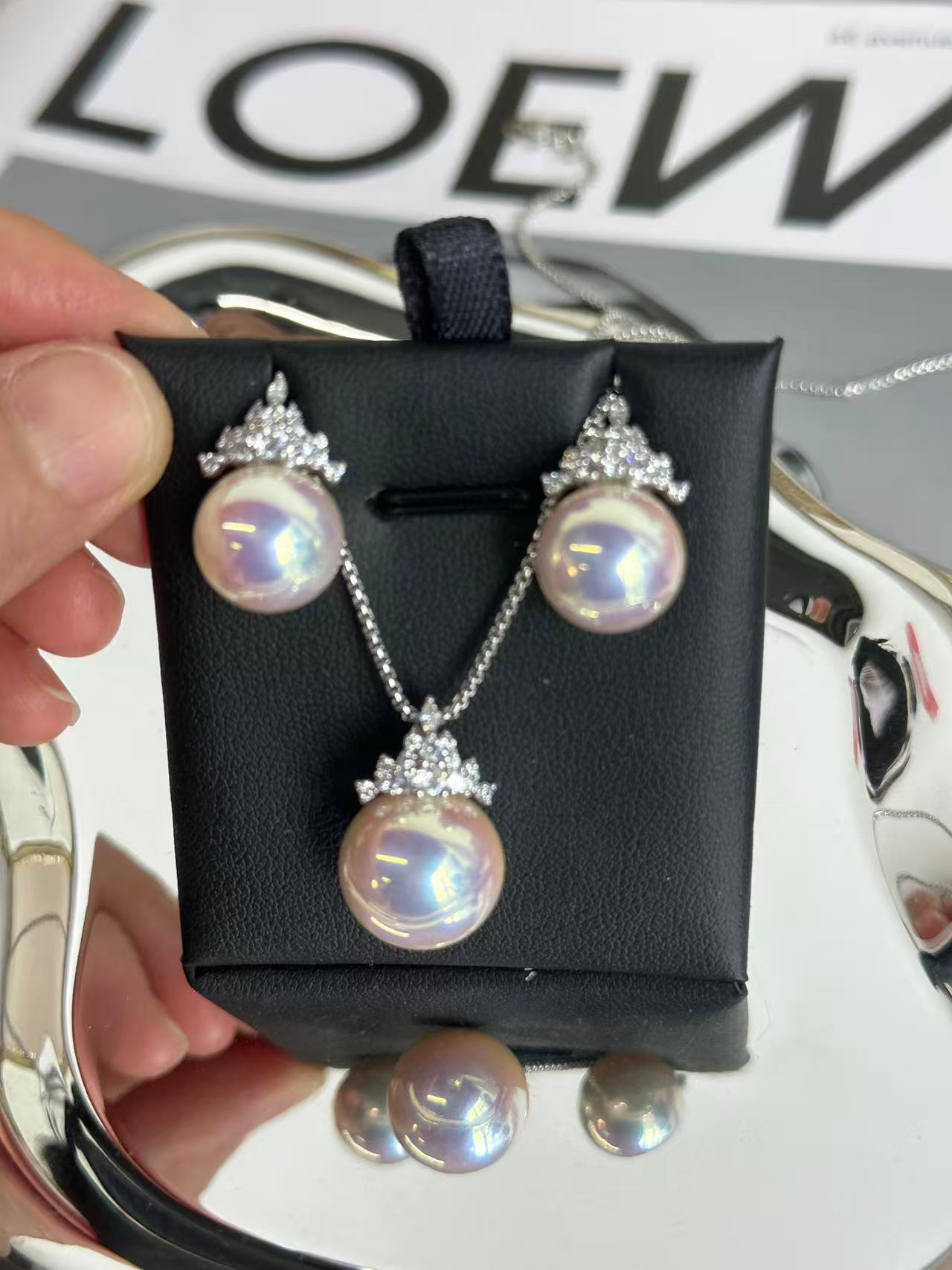 Royal Crown Shell Pearl Jewelry Set – Necklace & Earrings Collection