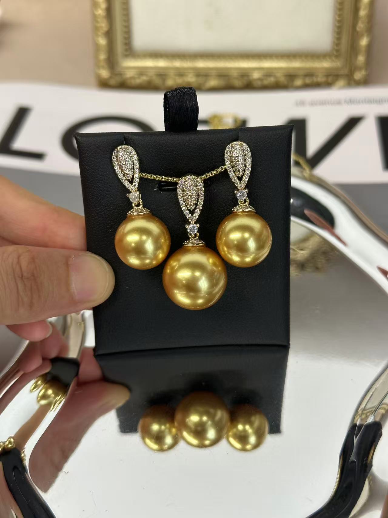Luxury Shell Pearl Jewelry Set – CZ Pave Pendant Necklace & Drop Earrings | Elegant Wedding & Evening Jewelry