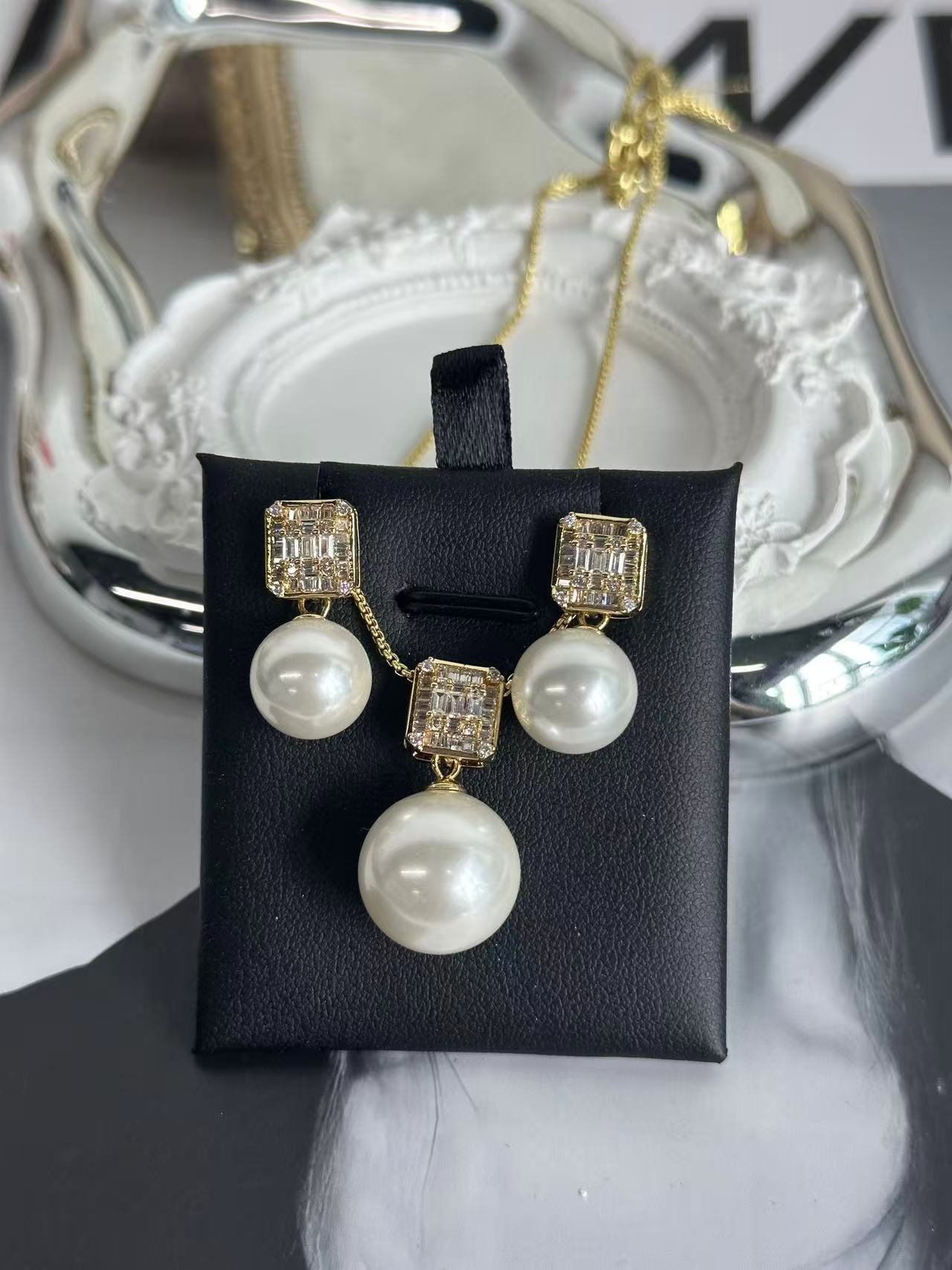 shell pearl sets