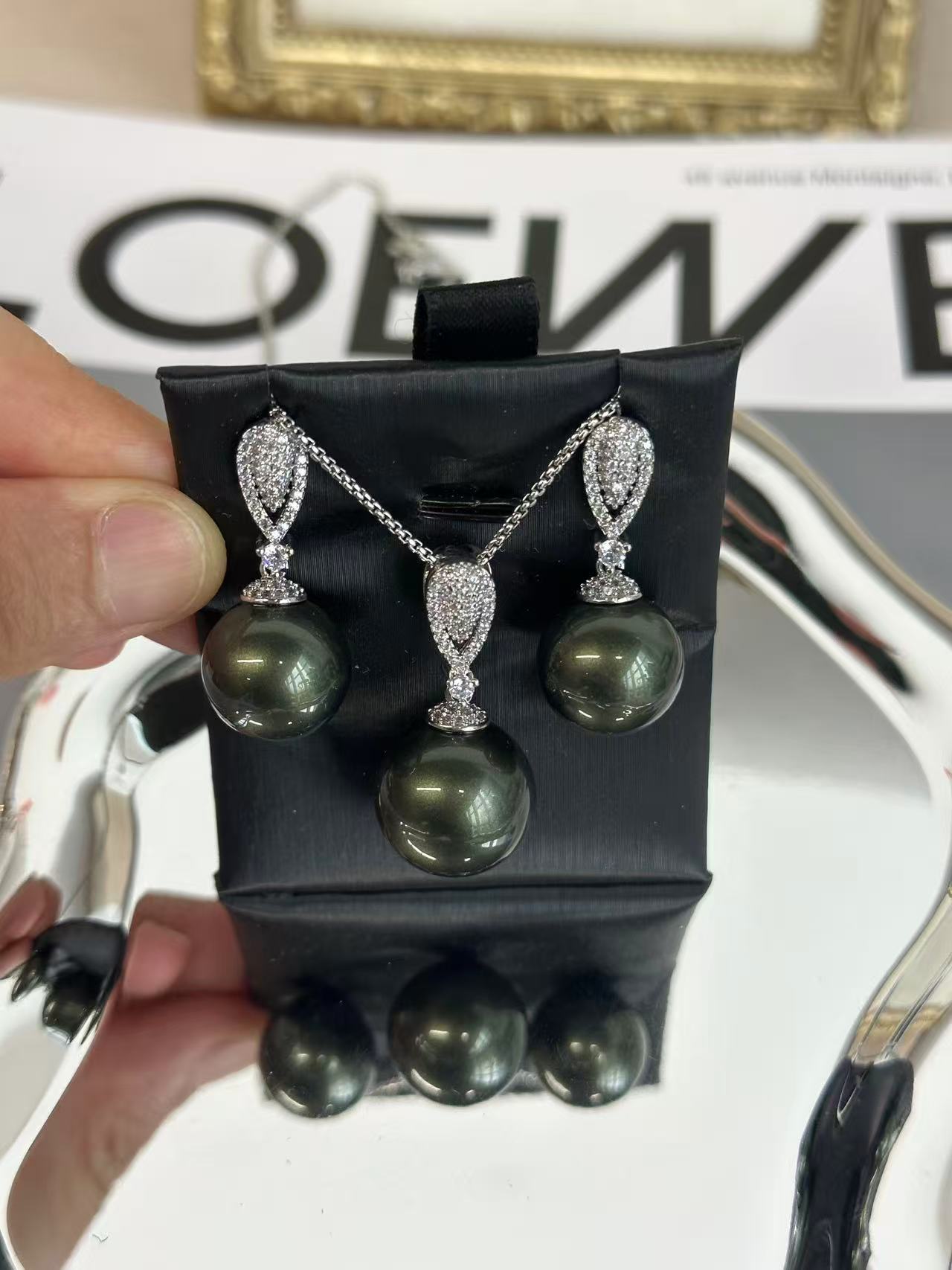 Luxury Shell Pearl Jewelry Set – CZ Pave Pendant Necklace & Drop Earrings | Elegant Wedding & Evening Jewelry
