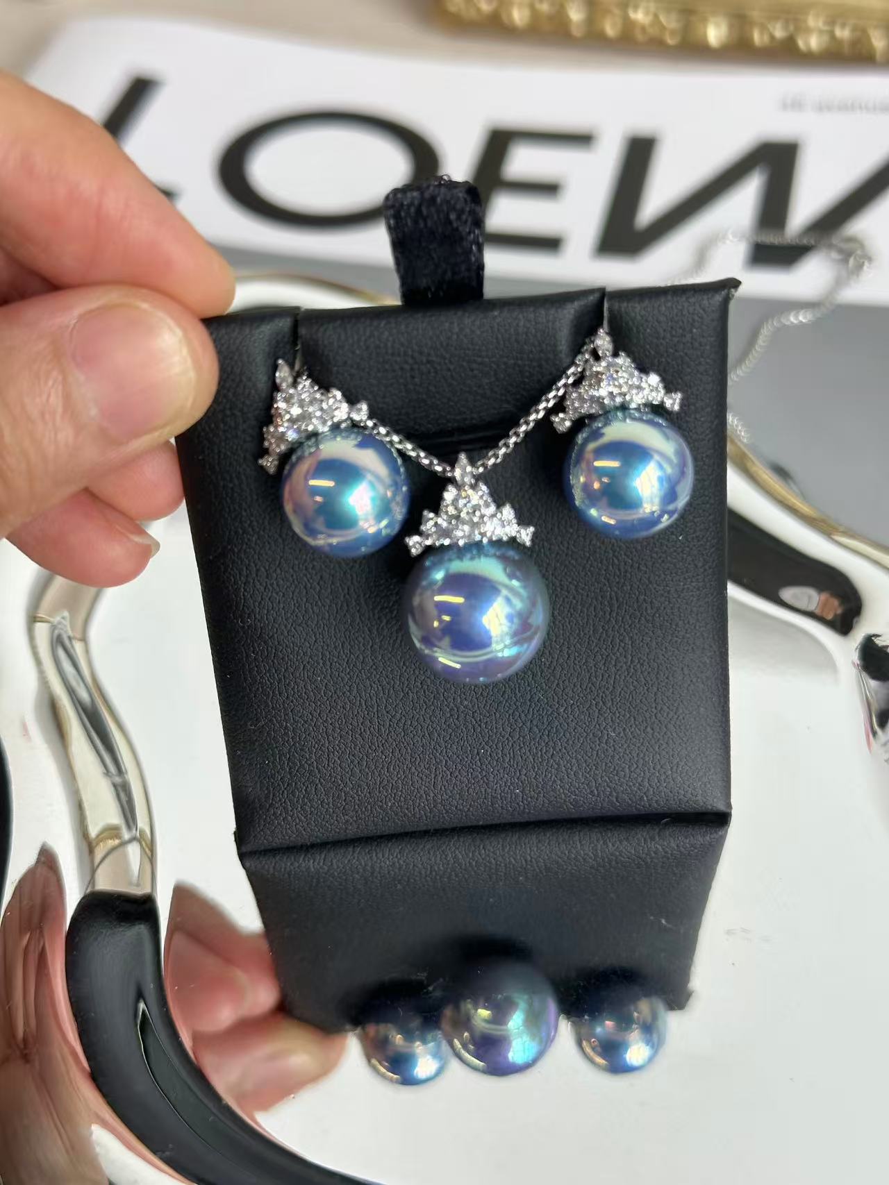 Royal Crown Shell Pearl Jewelry Set – Necklace & Earrings Collection