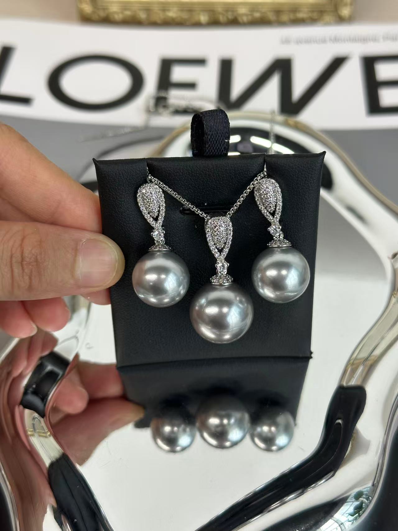 Luxury Shell Pearl Jewelry Set – CZ Pave Pendant Necklace & Drop Earrings | Elegant Wedding & Evening Jewelry