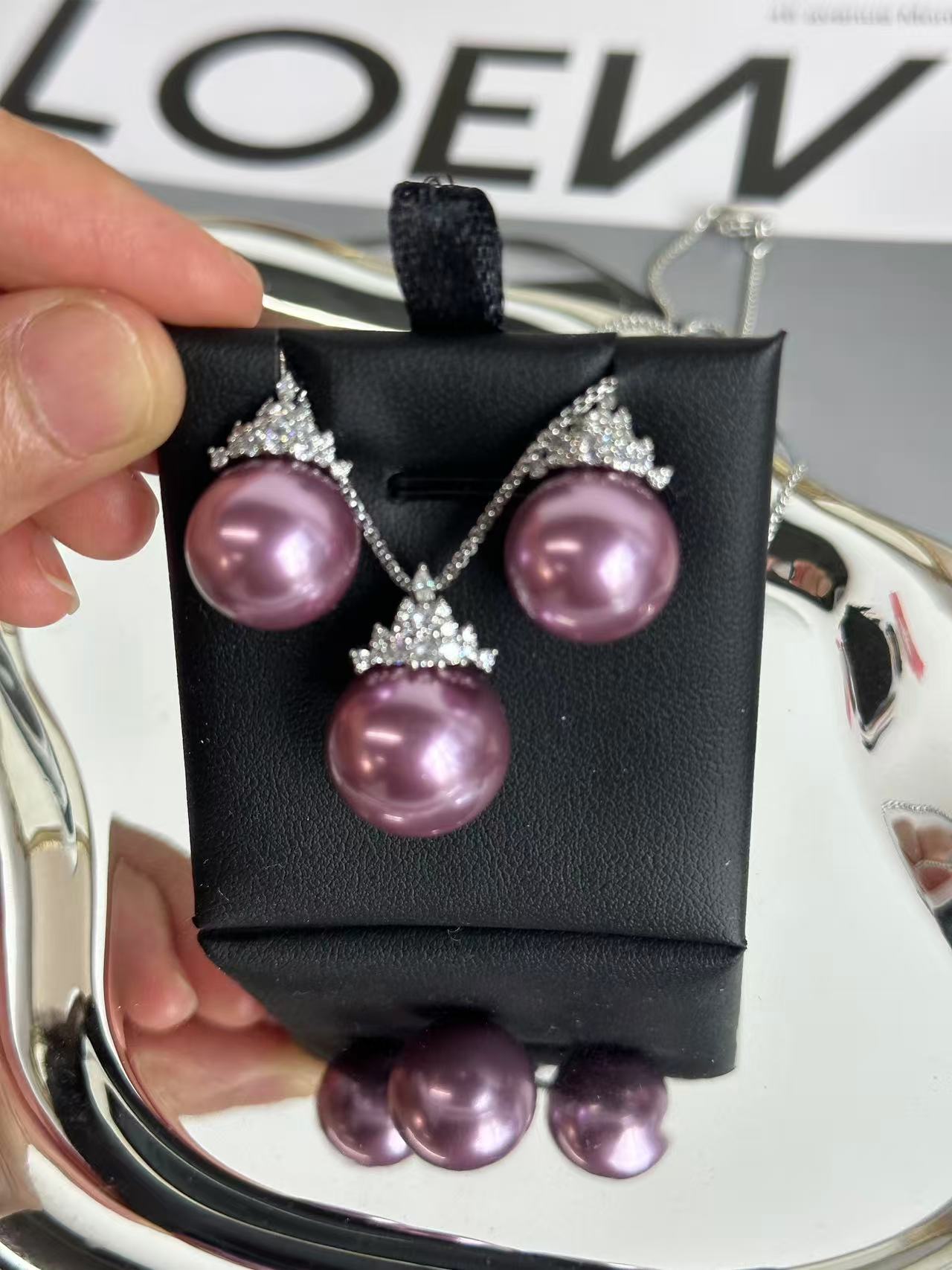 Royal Crown Shell Pearl Jewelry Set – Necklace & Earrings Collection
