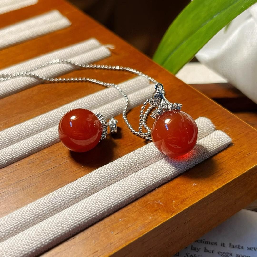 Large Red Chalcedony Pendant Necklace – Natural Carnelian Gemstone, Free Chain, Elegant Collarbone Necklace, Mother’s Day Gift for Her