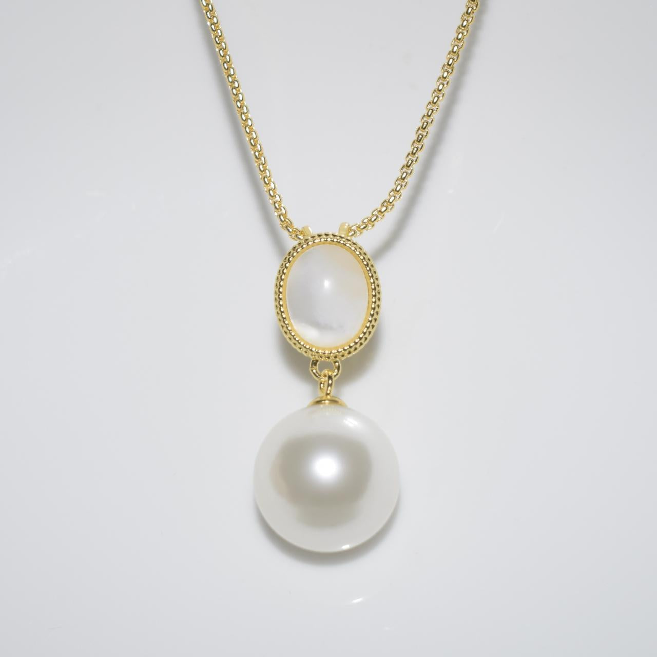 Necklace pendant set, pearl stud earrings for women, high-end light luxury round retro mother shell earrings, earrings, earrings.