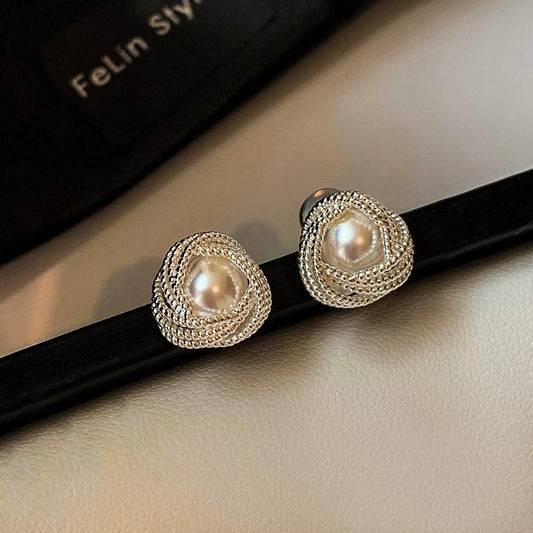 French Luxury8mm White Pearl Stud Earrings with Lace Metal Wrap for Women Elegant Business Style Gift Fashion Jewelry Trendy Sophisticated Accessory