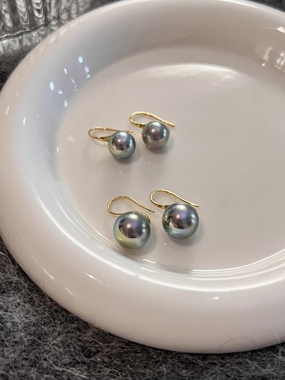 Tahitian Malachite Green Pearl Ear Hook Stud Earrings | 2025 Trendy Hemp Gray Design | High-End Women's Jewelry