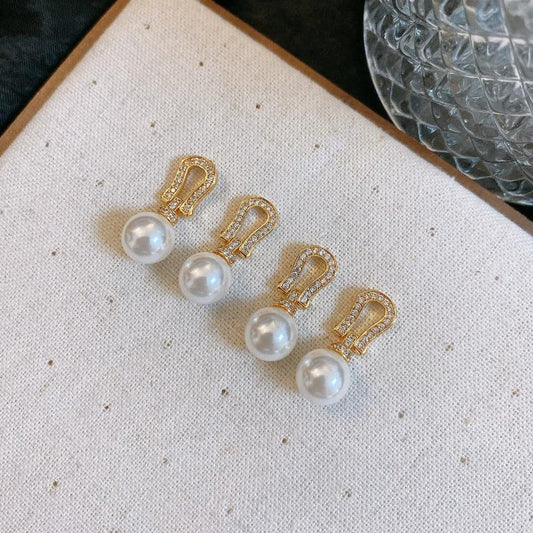 French Vintage 12mm Gold Horseshoe Earrings with Cubic Zirconia and White Pearl for Women Luxury Strong Light Design Gift