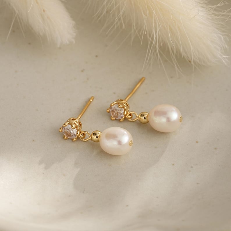 Diamond Pearl Stud Earrings,Dainty Freshwater Pearl Earrings,Gold Minimalist Drop Earrings,Bridal Earrings,Wedding Earrings,Bridesmaid Gift